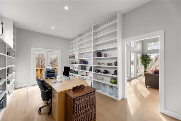 $1,499,000 | 16371 Lake Point Drive, Bonner Springs, KS 66012