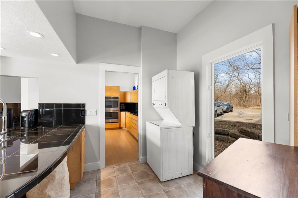 16371 Lake Point Drive Bonner Springs, KS 66012 - Photo 25 of 82