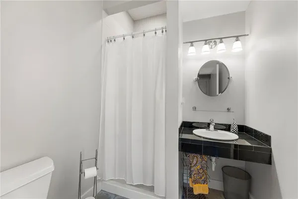 $1,499,000 | 16371 Lake Point Drive, Bonner Springs, KS 66012