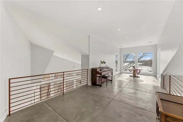 $1,350,000 | 16371 Lake Point Drive, Bonner Springs, KS 66012