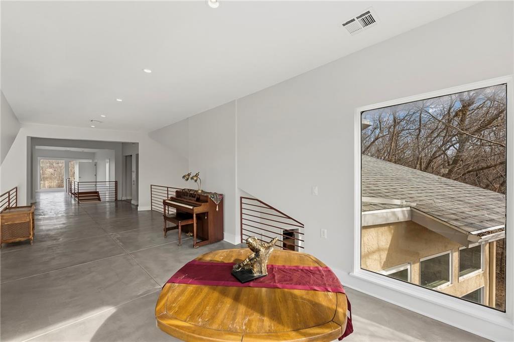 16371 Lake Point Drive Bonner Springs, KS 66012 - Photo 40 of 82