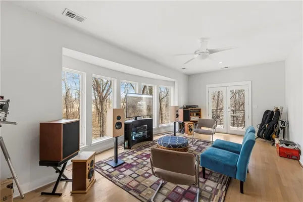 $1,350,000 | 16371 Lake Point Drive, Bonner Springs, KS 66012