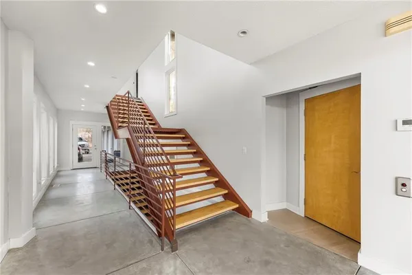 $1,499,000 | 16371 Lake Point Drive, Bonner Springs, KS 66012