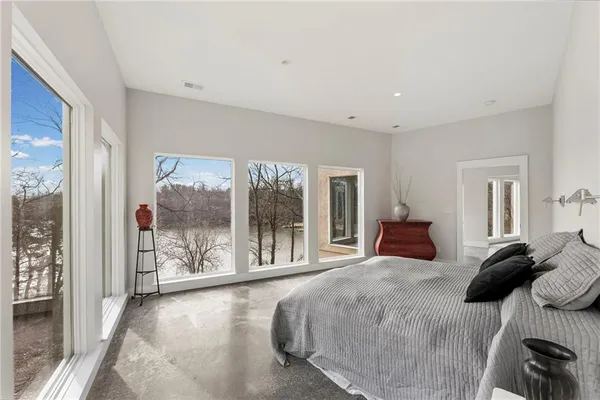 $1,499,000 | 16371 Lake Point Drive, Bonner Springs, KS 66012