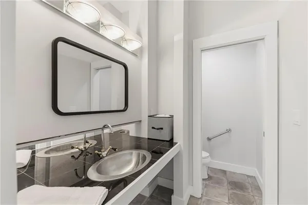 $1,499,000 | 16371 Lake Point Drive, Bonner Springs, KS 66012