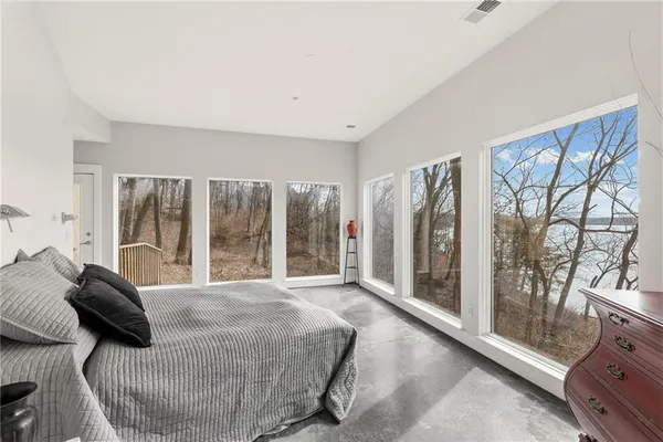 $1,350,000 | 16371 Lake Point Drive, Bonner Springs, KS 66012