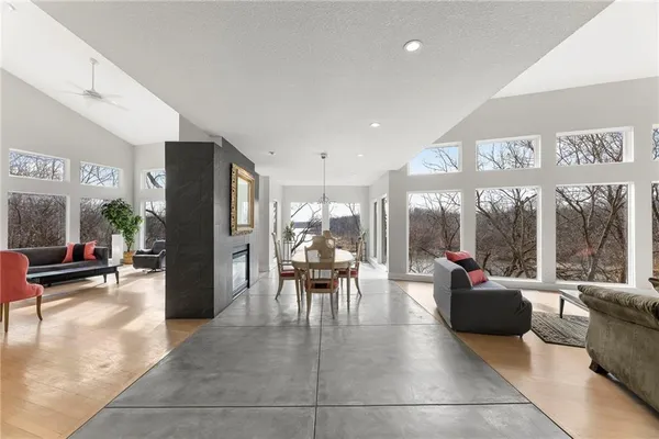 $1,499,000 | 16371 Lake Point Drive, Bonner Springs, KS 66012