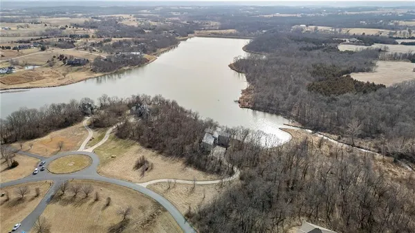 $1,499,000 | 16371 Lake Point Drive, Bonner Springs, KS 66012