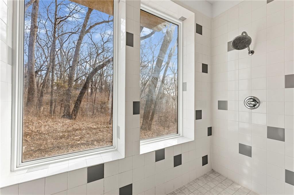 16371 Lake Point Drive Bonner Springs, KS 66012 - Photo 65 of 82