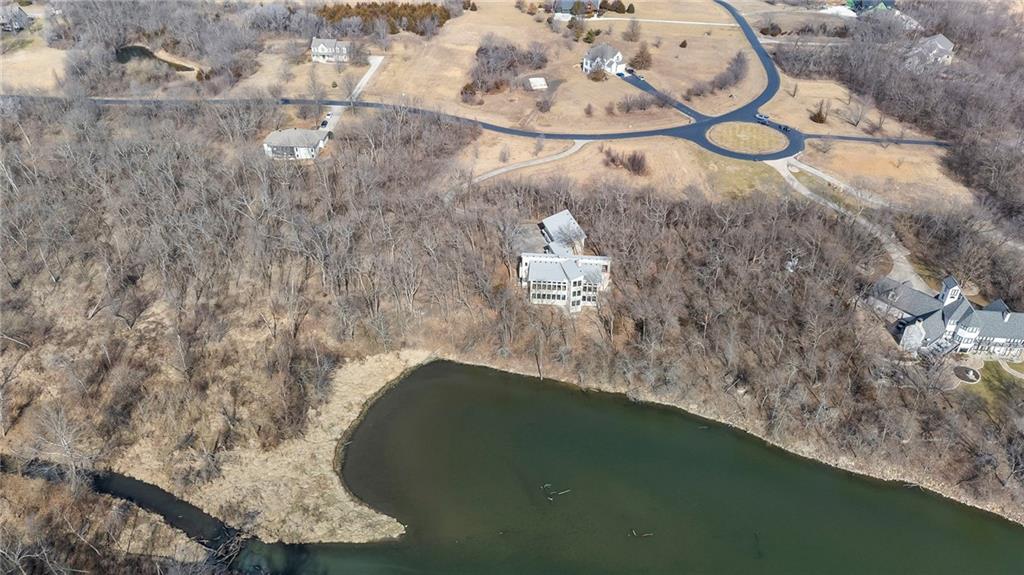 16371 Lake Point Drive Bonner Springs, KS 66012 - Photo 69 of 82