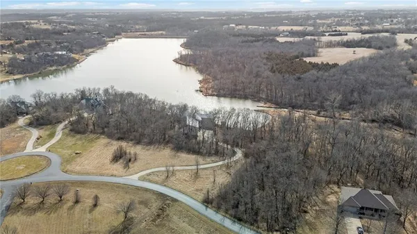 $1,499,000 | 16371 Lake Point Drive, Bonner Springs, KS 66012