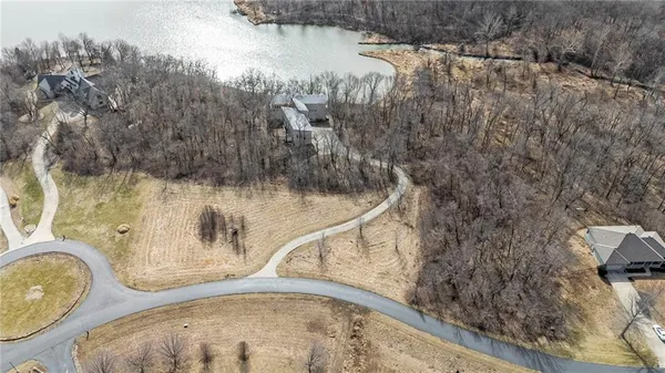 $1,499,000 | 16371 Lake Point Drive, Bonner Springs, KS 66012
