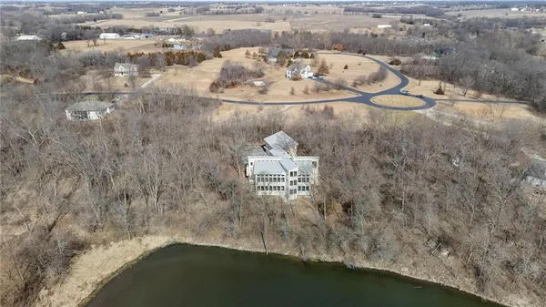 $1,350,000 | 16371 Lake Point Drive, Bonner Springs, KS 66012