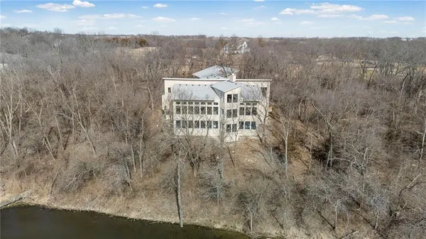 $1,350,000 | 16371 Lake Point Drive, Bonner Springs, KS 66012