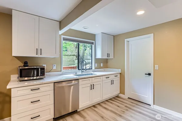 $1,145,000 | 3412 161st Place Southeast, Unit 66, Bellevue, WA 98008