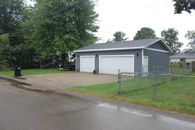 $725,000 | 11938 Camp Lake Drive Northeast, Sparta, MI 49345