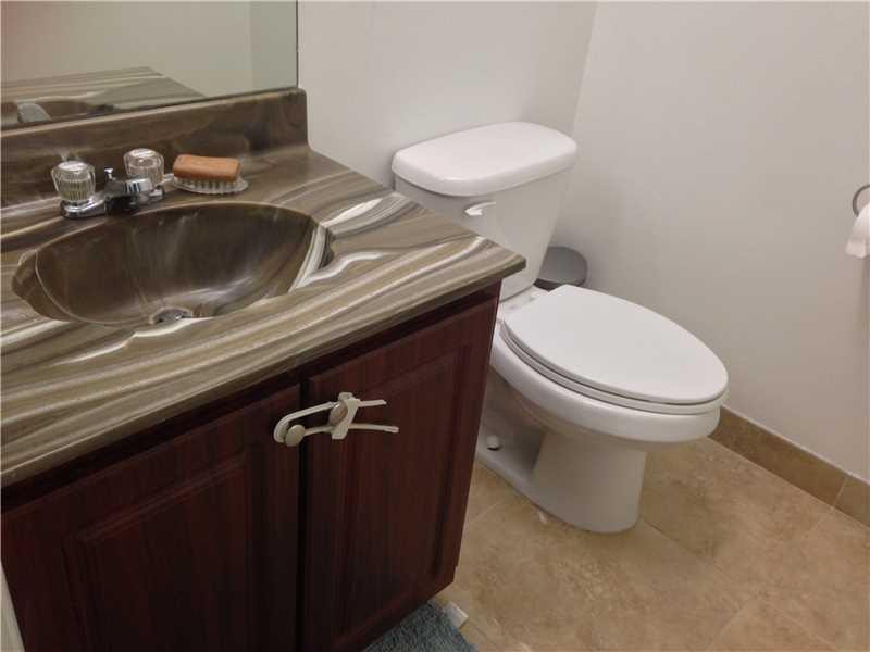 8801 Gatehouse Road, Unit 4 Plantation, FL 33324 - Photo 17 of 19 Bathroom