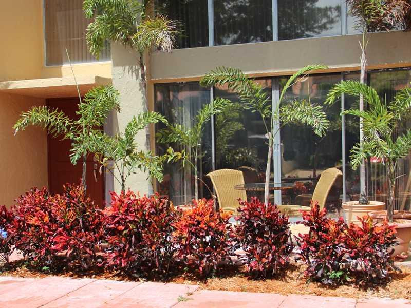 8801 Gatehouse Road, Unit 4 Plantation, FL 33324 - Photo 19 of 19 Patio/Deck