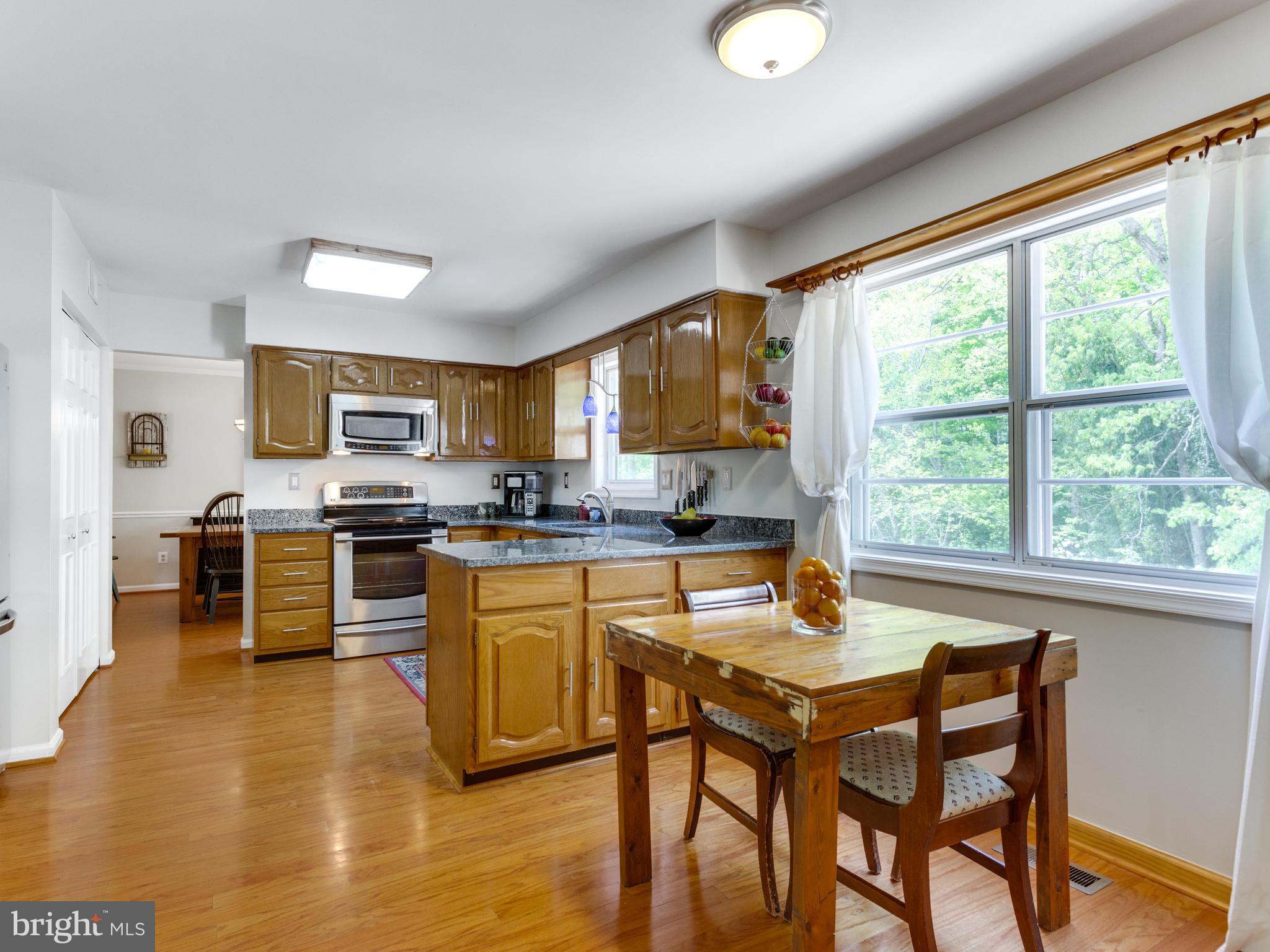 8520 Innisfree Drive Springfield, VA 22153 - Photo 13 of 30 Kitchen