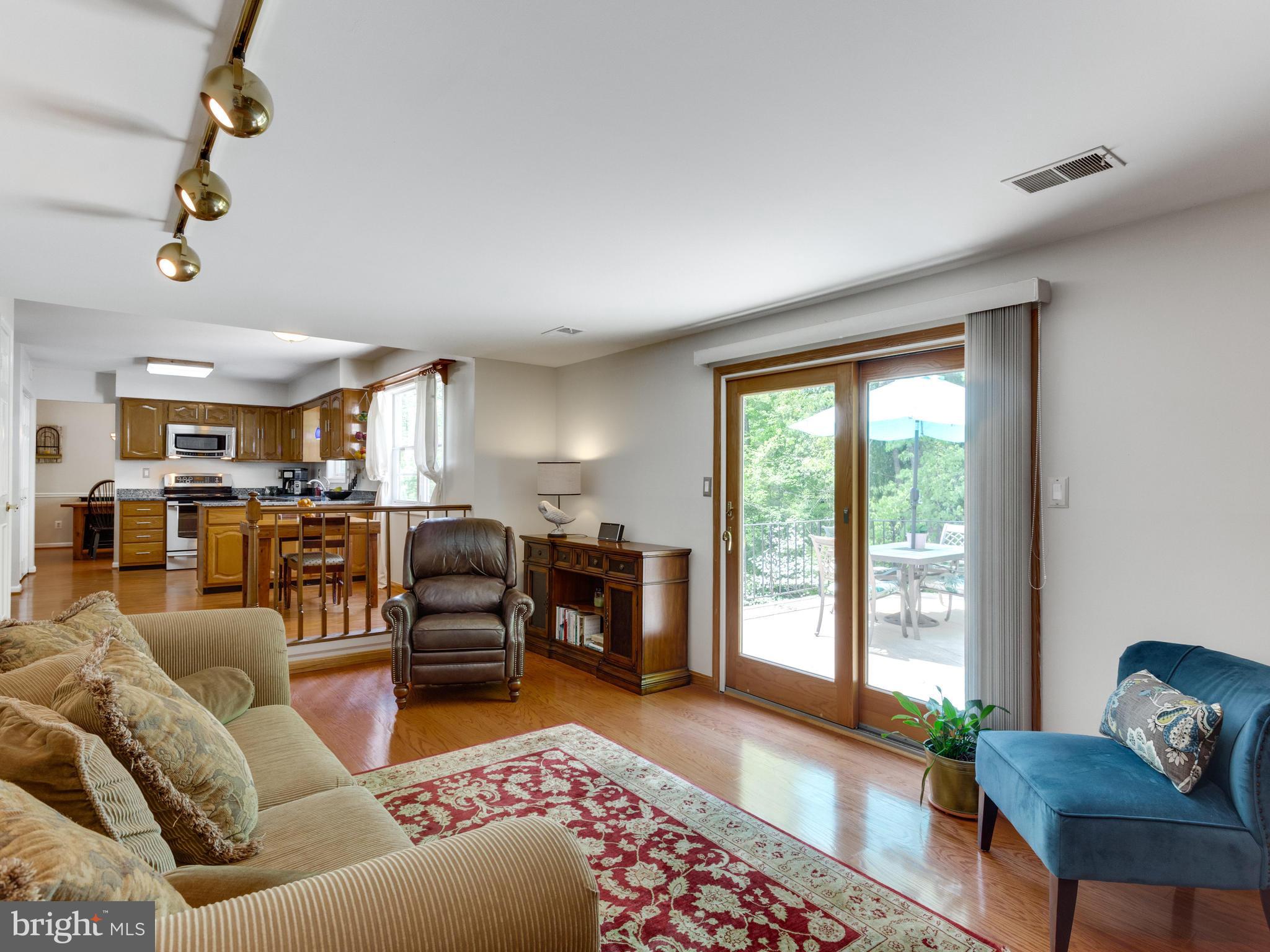 8520 Innisfree Drive Springfield, VA 22153 - Photo 16 of 30 Family Room