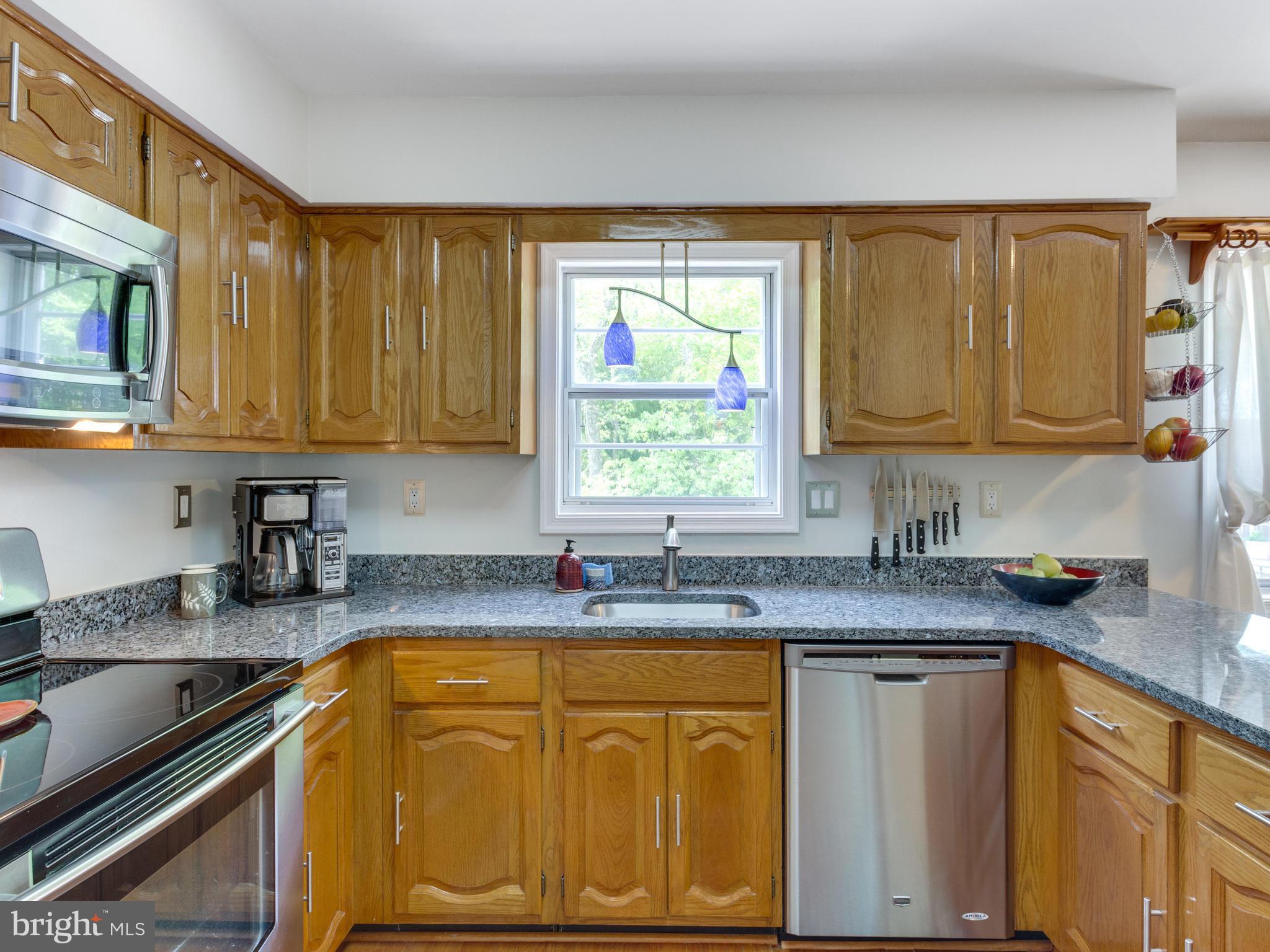 8520 Innisfree Drive Springfield, VA 22153 - Photo 10 of 30 Kitchen