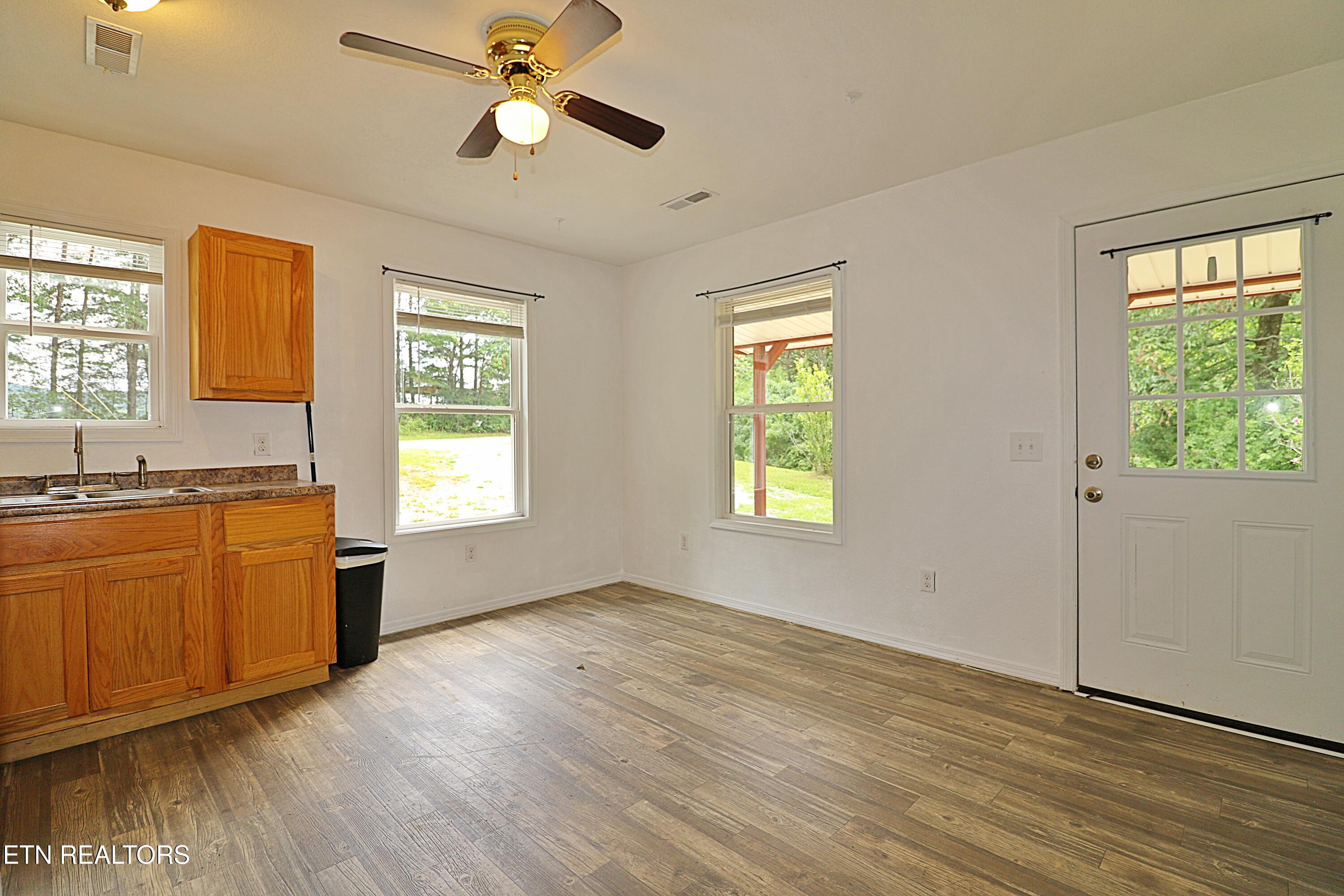 815 Abbott Road Winfield, TN 37892 - Photo 8 of 27 094A1324