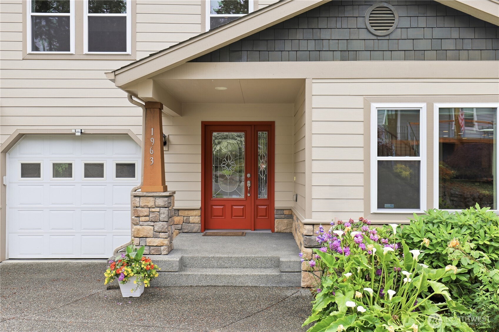 1963 Northwest Rampart Ridge Court Bremerton, WA 98311 - Photo 3 of 40