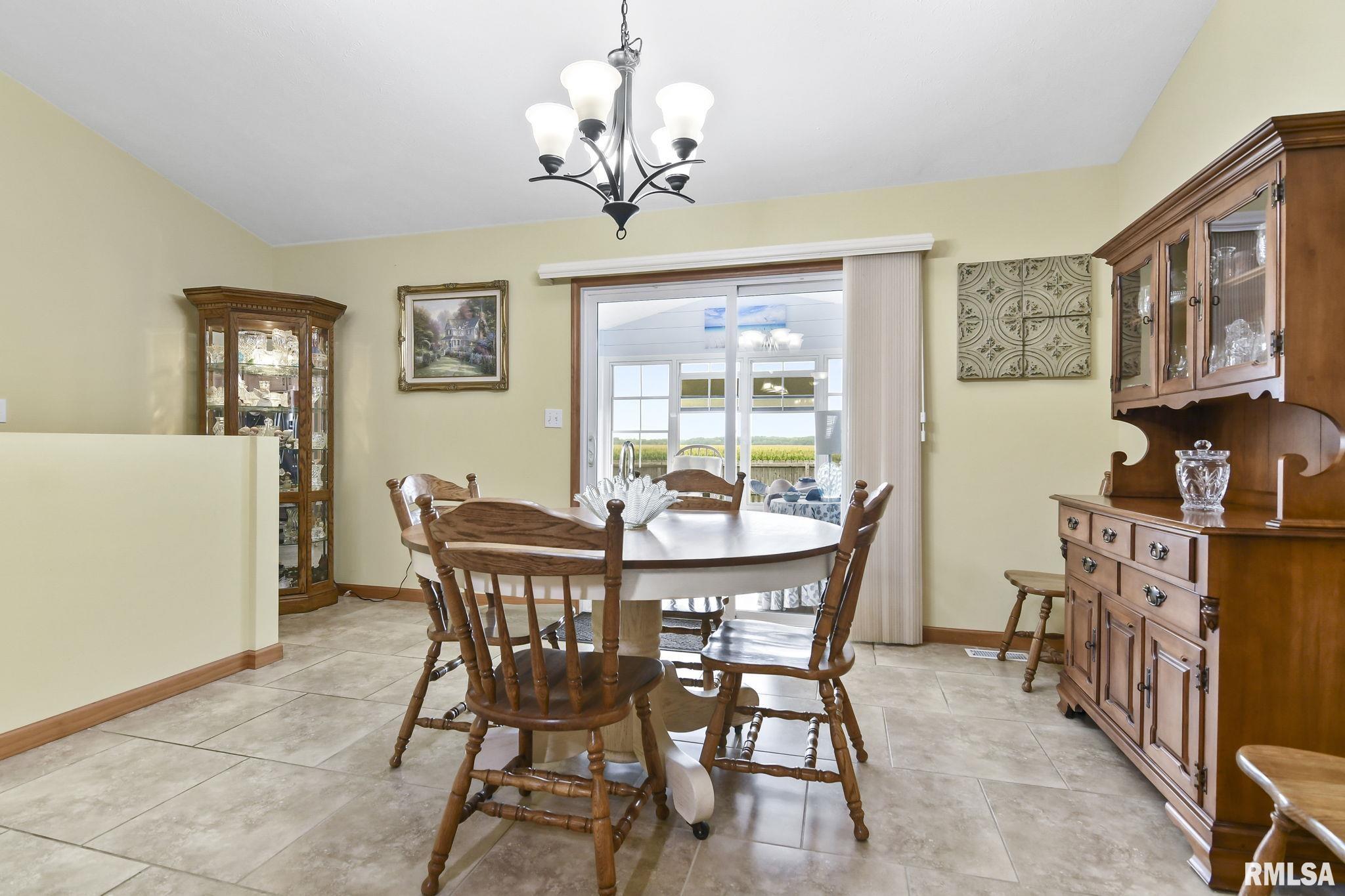 337 Butler Lane Chatham, IL 62629 - Photo 10 of 33 Gallery Image 10