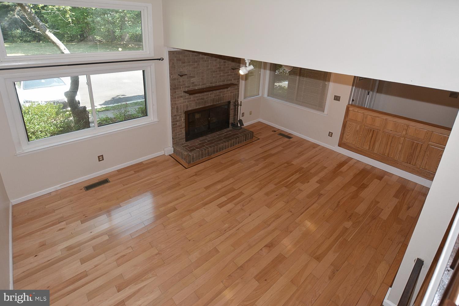 8568 Gwynedd Way Springfield, VA 22153 - Photo 3 of 30 Dramatic Two-Story Living Room