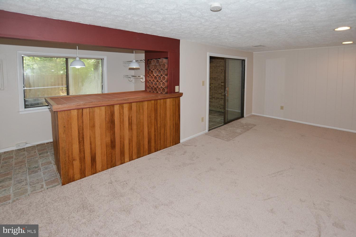 8568 Gwynedd Way Springfield, VA 22153 - Photo 23 of 30 Spacious 21X11 Family Room