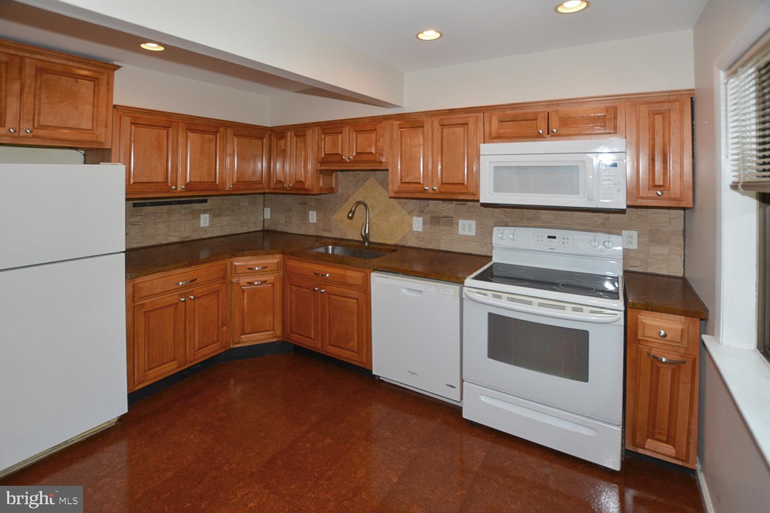 8568 Gwynedd Way Springfield, VA 22153 - Photo 8 of 30 Spacious Updated Kitchen
