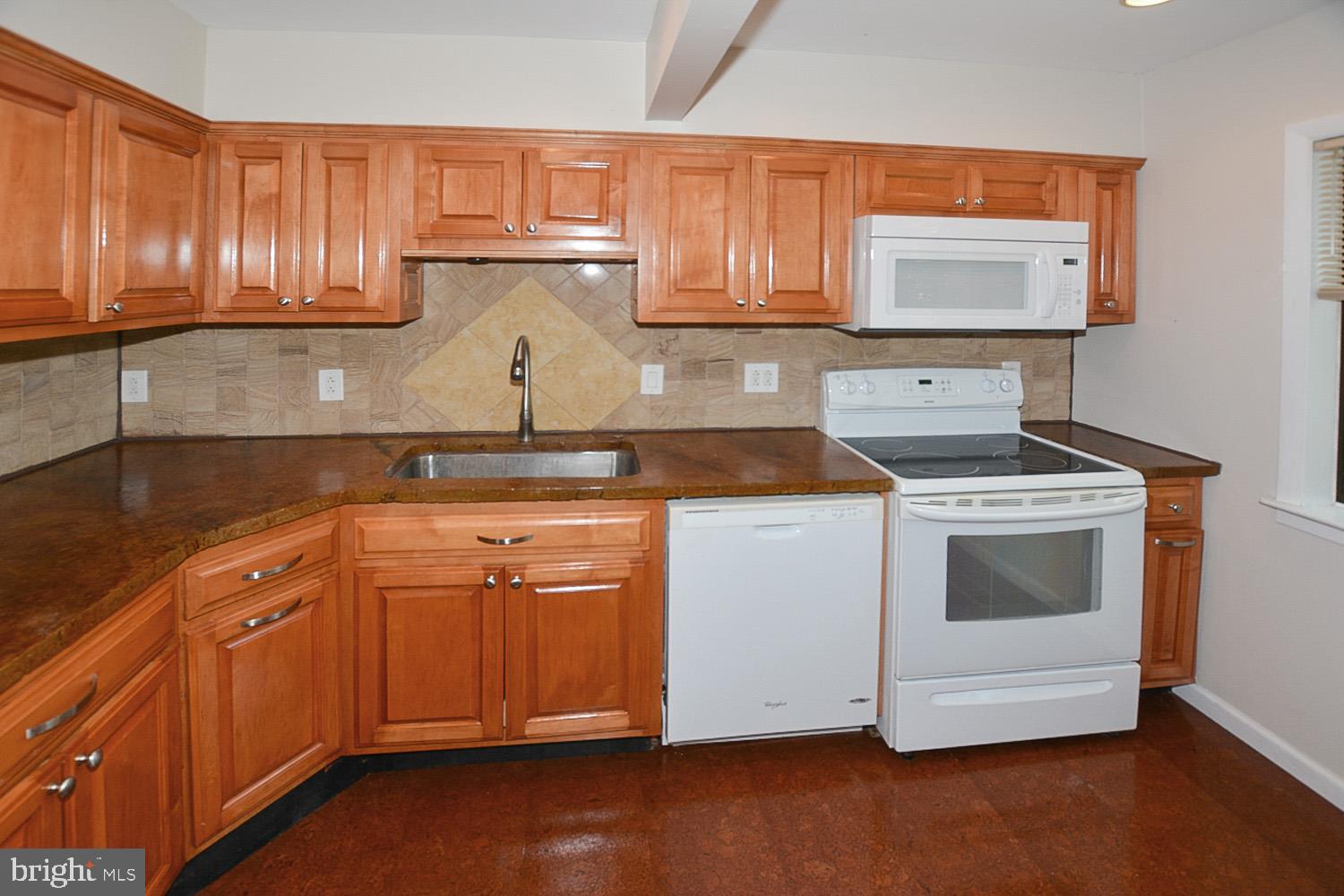 8568 Gwynedd Way Springfield, VA 22153 - Photo 10 of 30 Custom Tile Backsplash