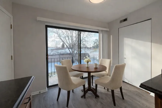 $199,900 | 1754 South Washington Street, Unit 1754, Naperville, IL 60565