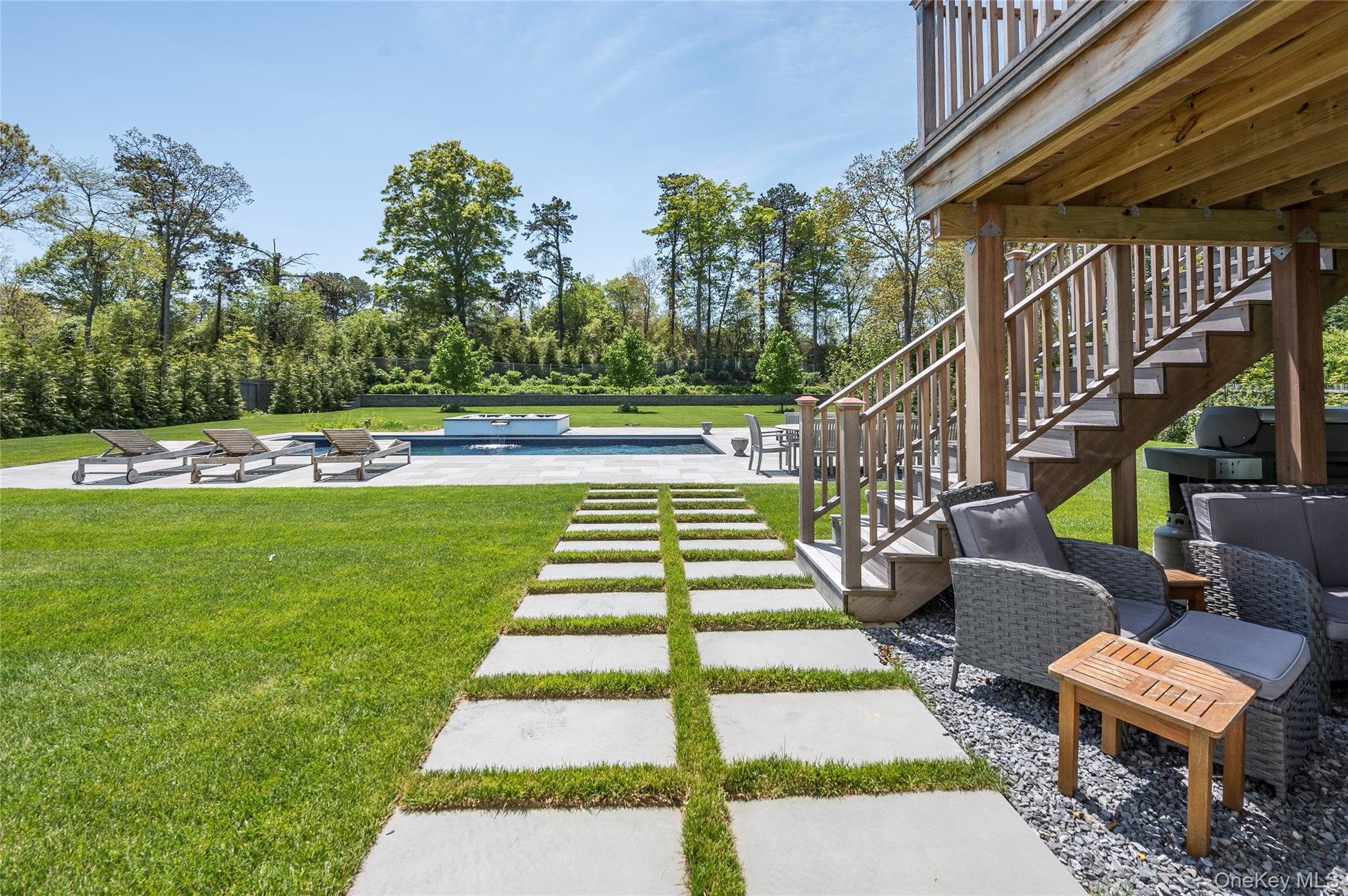 78 North Road, Unit B Hampton Bays, NY 11946 - Photo 3 of 19