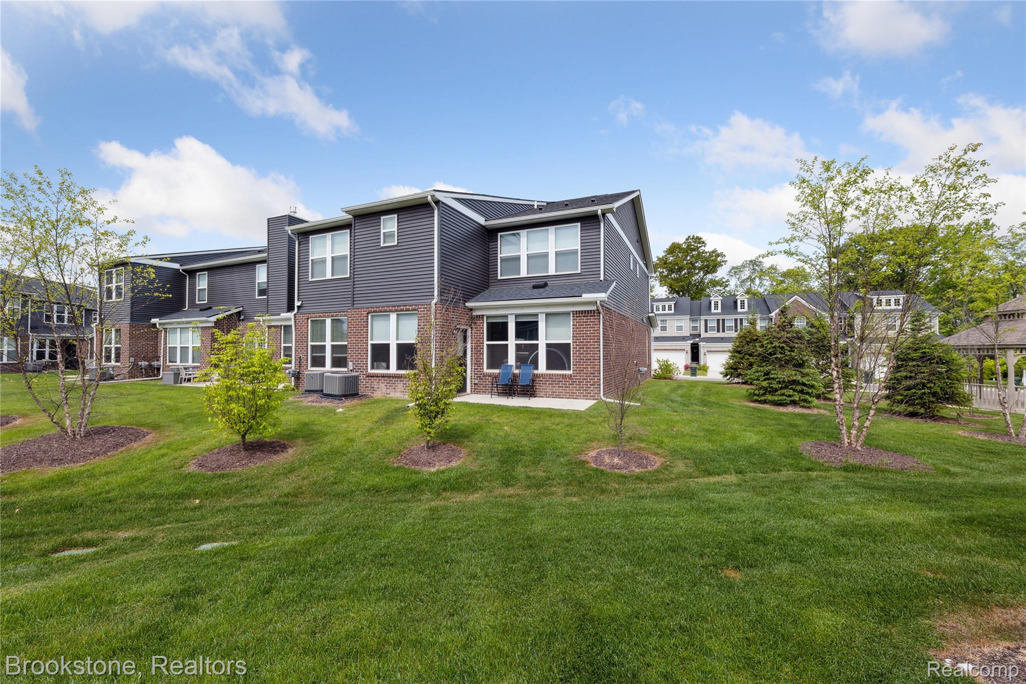 765 Hummingbird Drive Rochester, MI 48307 - Photo 3 of 47 46-765-Hummingbird-Dr-Rochester-Hills-MI-48307-WindowStill-41.jpg