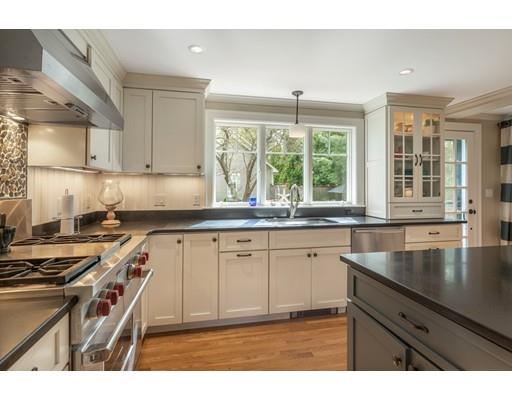3 Mansion Road Marblehead, MA 01945 - Photo 8 of 36 Gallery Image 8