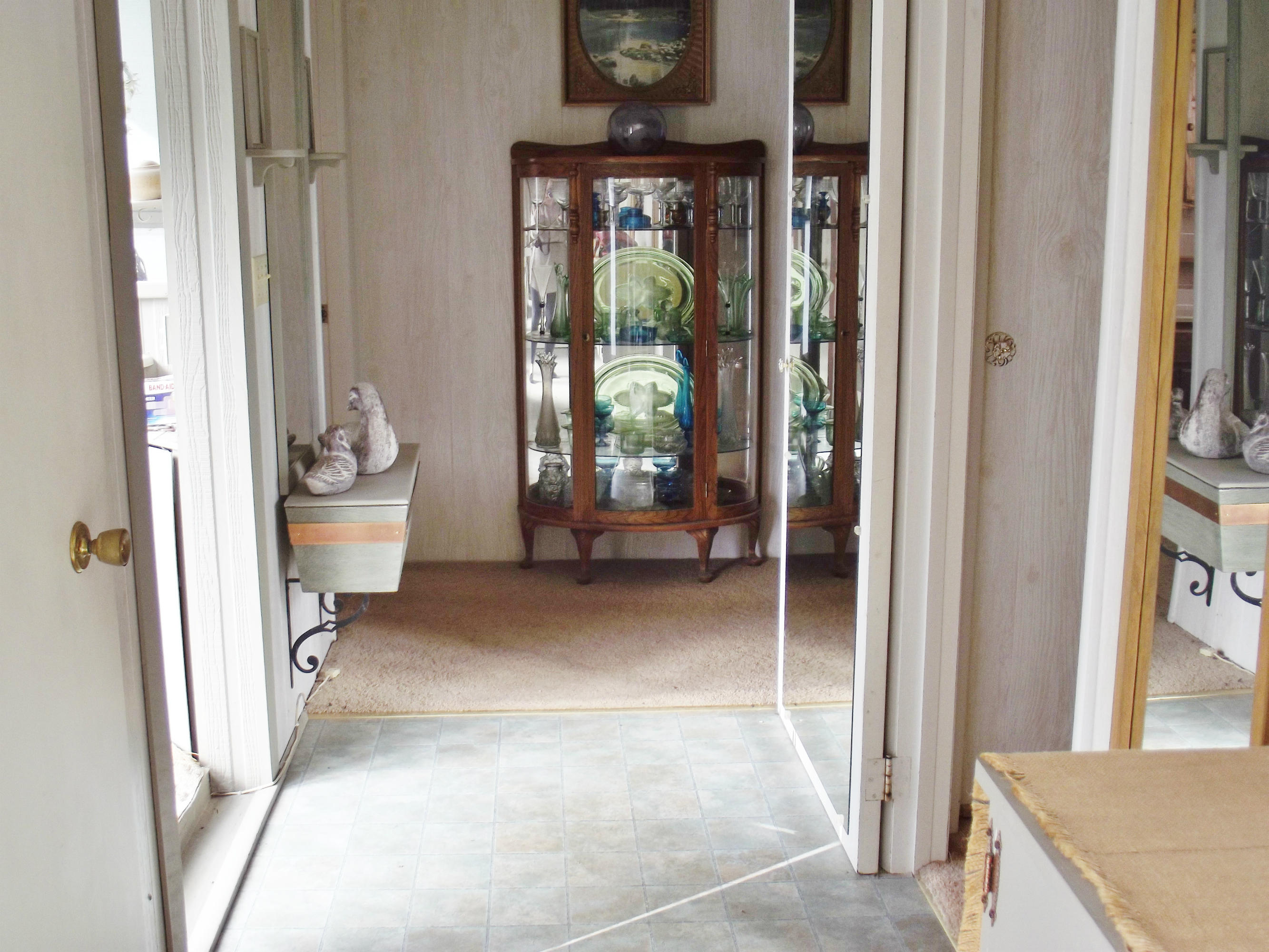 714 Hilltop Road Spring City, TN 37381 - Photo 2 of 33 entryway