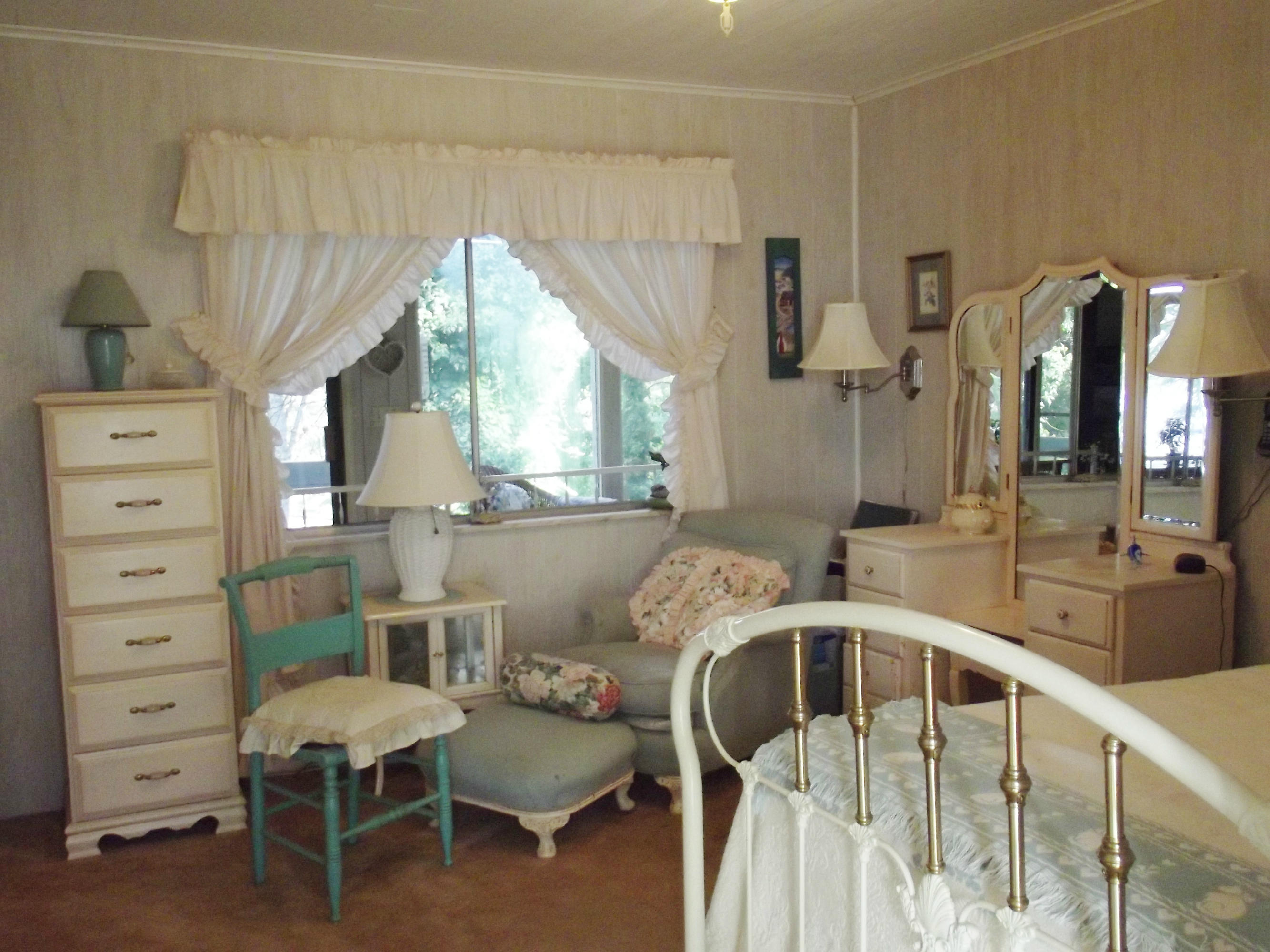 714 Hilltop Road Spring City, TN 37381 - Photo 18 of 33 2nd bedroom