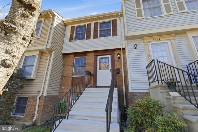 $2,400 | 5377 Harbor Ct Drive, Alexandria, VA 22315
