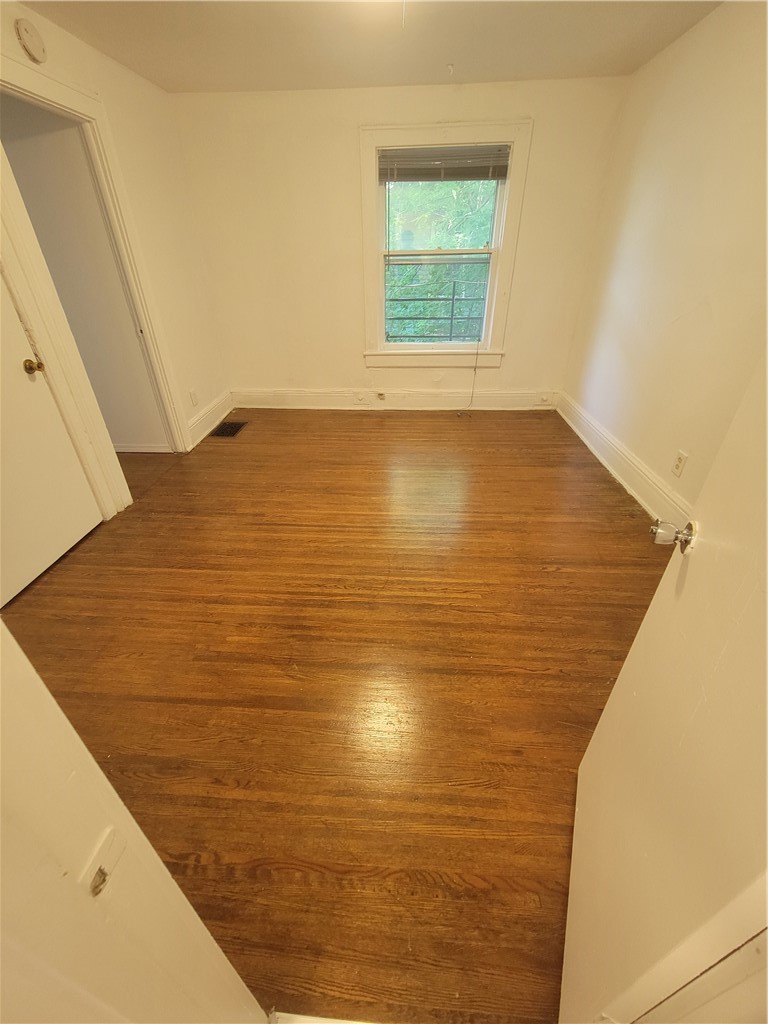 8 Rowley Street Rochester, NY 14607 - Photo 11 of 37