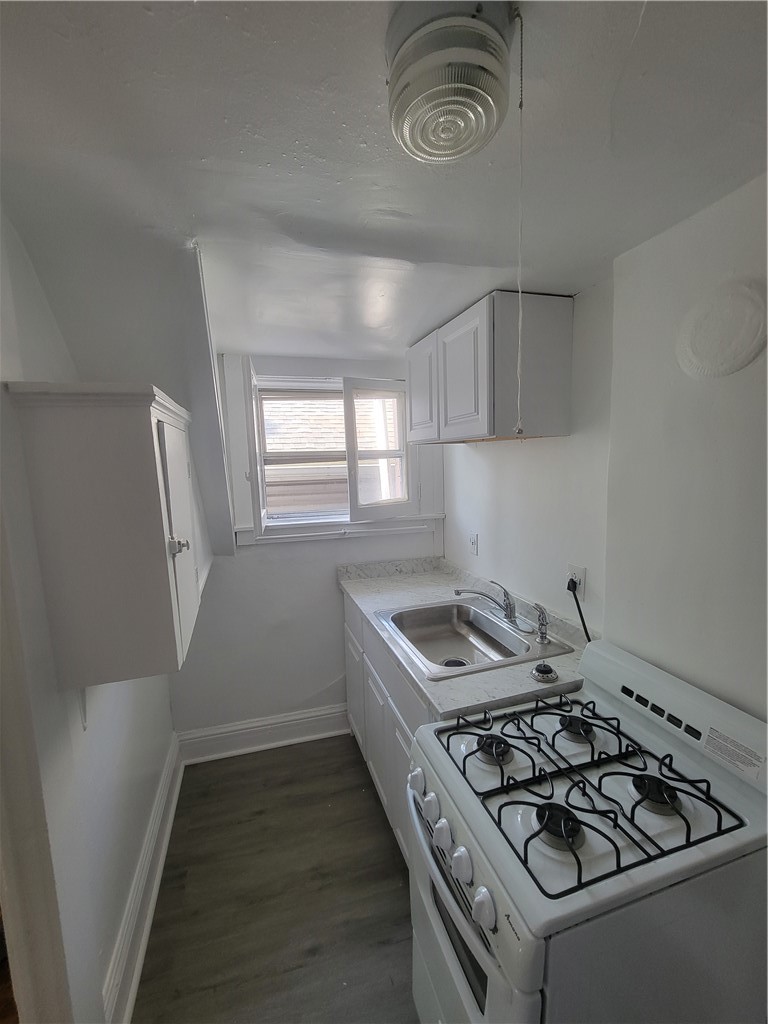 8 Rowley Street Rochester, NY 14607 - Photo 13 of 37