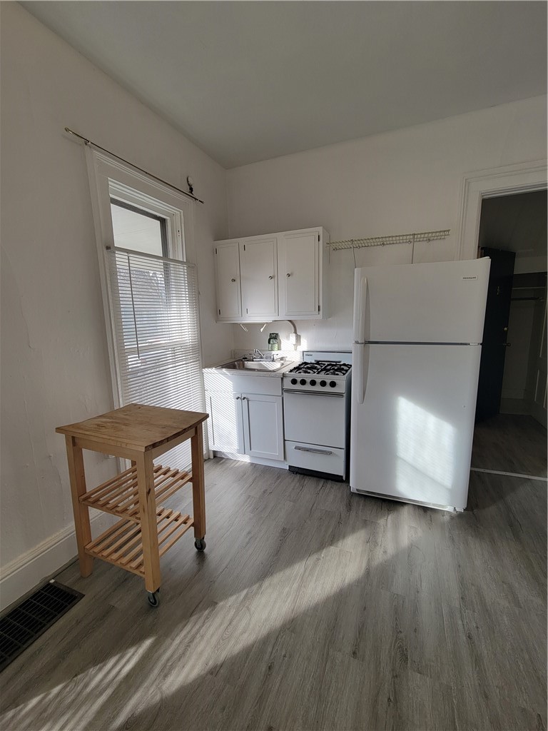 8 Rowley Street Rochester, NY 14607 - Photo 32 of 37