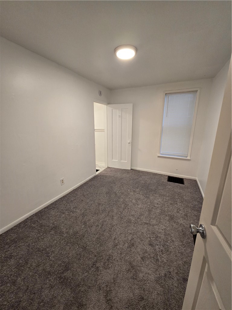 8 Rowley Street Rochester, NY 14607 - Photo 5 of 37