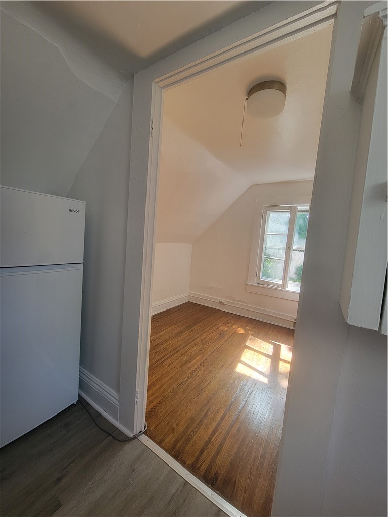 8 Rowley Street Rochester, NY 14607 - Photo 10 of 37