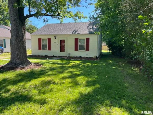 $109,900 | 4924 North Ogden Avenue, Peoria Heights, IL 61616