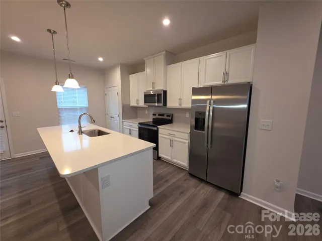 $2,075 | 3309 Timber Ml Drive, Matthews, NC 28104