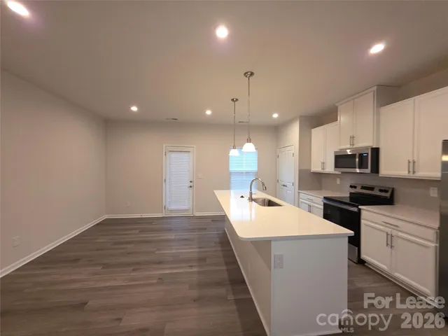 $2,075 | 3309 Timber Ml Drive, Matthews, NC 28104