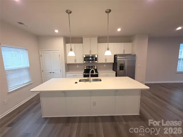 $2,075 | 3309 Timber Ml Drive, Matthews, NC 28104