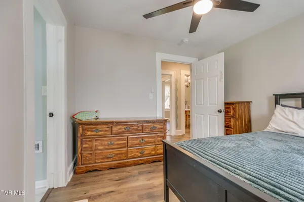 $284,900 | 2046 Carolina Avenue, Bristol, TN 37620