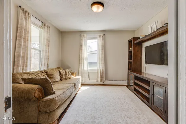 $284,900 | 2046 Carolina Avenue, Bristol, TN 37620